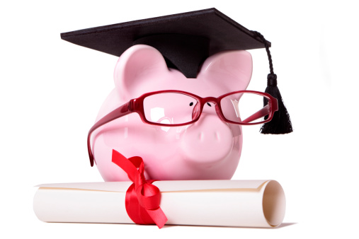 Students often have irregular and fluctuating income. Manage money and plan your budget to not end up in debt.
